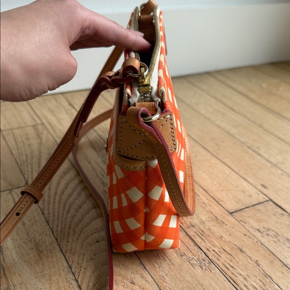 Dooney & Bourke Gingham Plaid
Pouchette Crossbody Orange/White
Leather Canvas - Picture 4 of 10